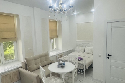 Студия на берегу реки